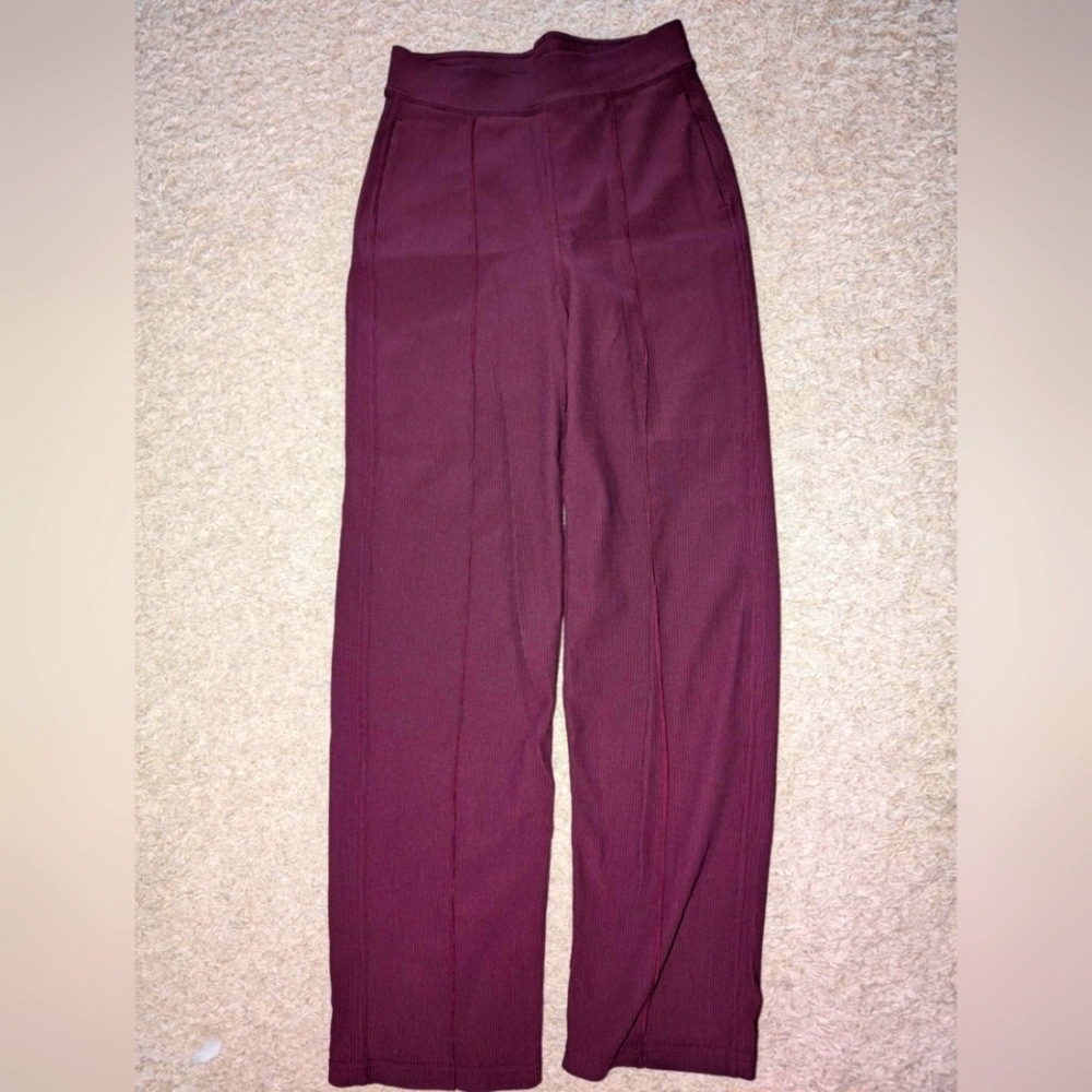 Lululemon womens maroon ribbed straight‎ leg pants with pockets size 2